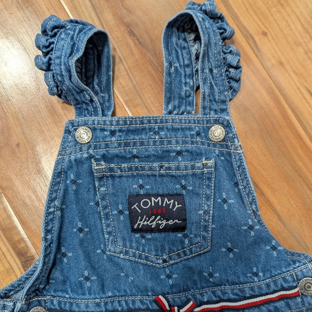 Tommy‎ Hilfiger Girl's Denim Shortalls Ruffle Floral Print Jean Bibs 24M Toddler